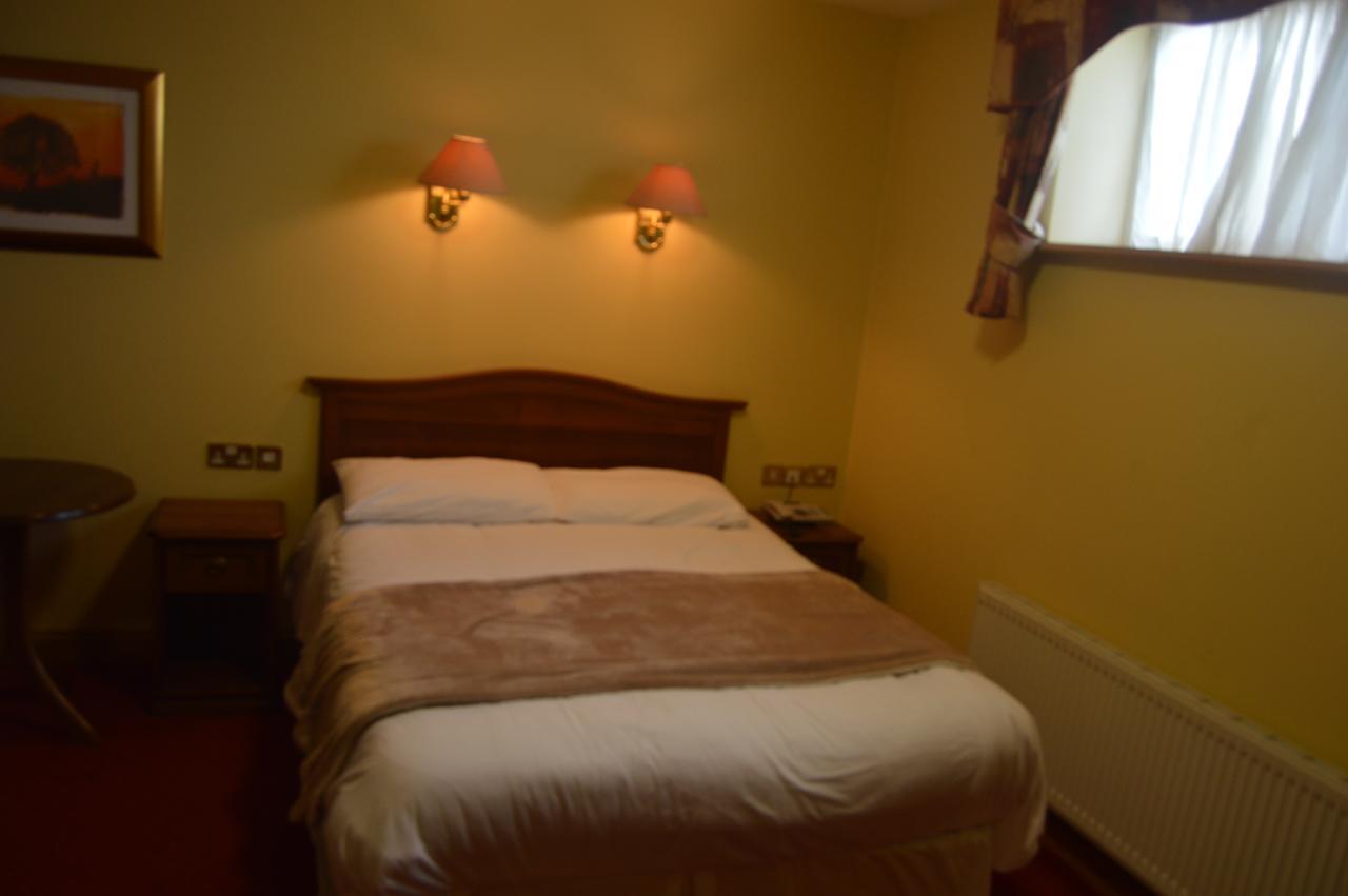 The Anglers Rest Hotel Headford Exterior photo